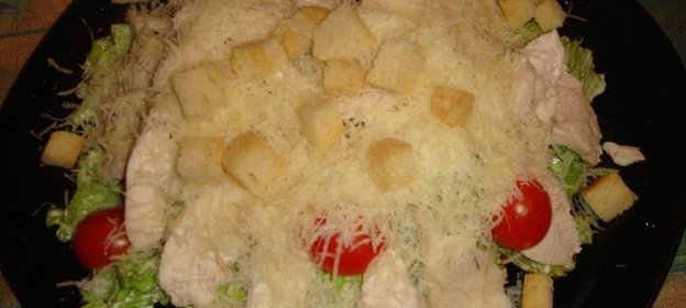 Салат цезарь