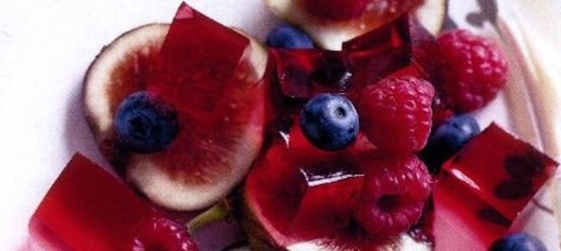 Фруктовый салат с фигами (инжиром) и клюквенным желе