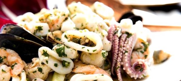 Салат из морепродуктов Морской коктейль