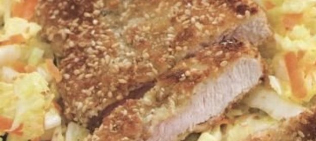 Свиные стейки в кунжутном кляре