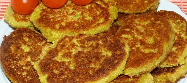 Спагетти с креветками под соусом