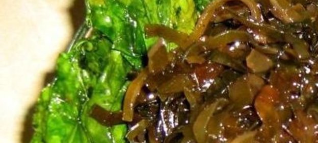 Салат из морской капусты с вином