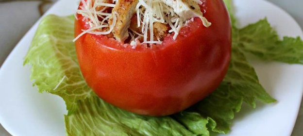 Салат Цезарь в томате