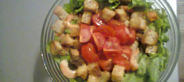 Салат Цезарь с креветками