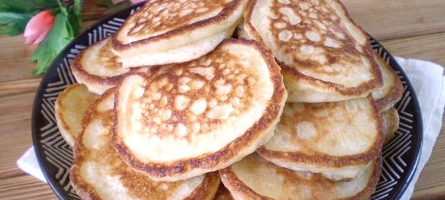 Дрожжевые оладьи на кефире