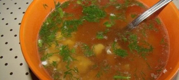 Куриный бульон с рисом и яйцом