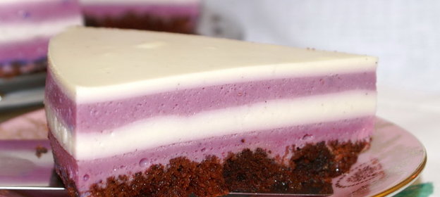 Сливочно-смородиновый желейный торт Полосатик