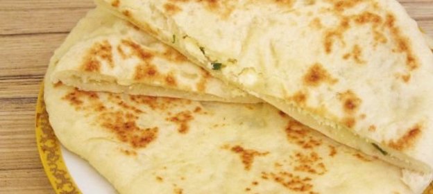 Дрожжевая лепешка из манной крупы