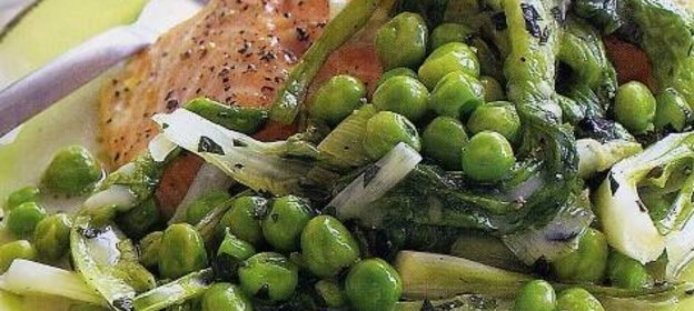 Яичница с вермишелью и сливочным сыром