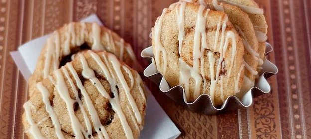 Печенье с корицей и кофейной глазурью