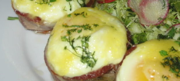 Яичница в корзинках