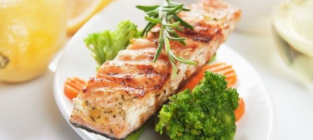 Рыбный стейк с овощами