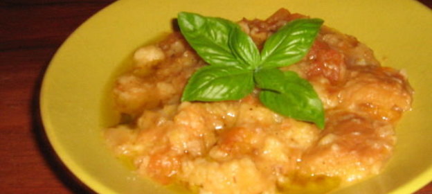 Томатная похлебка с хлебом