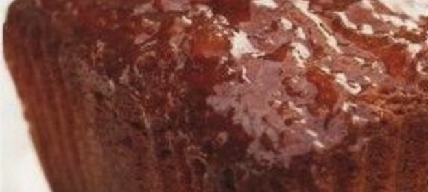 Кекс с джемом, имбирем и корицей