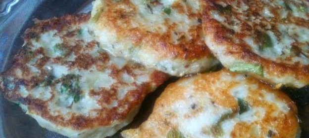 Оладьи из картофеля и кабачков