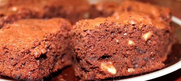 Брауни с грецкими орехами и темным шоколадом