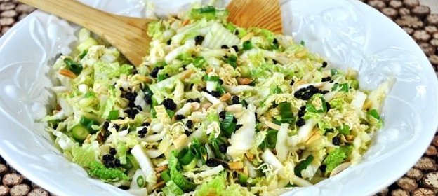 Простой салат из пекинской капусты