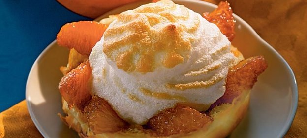 Булочки с апельсиновой карамелью и меренгой