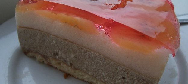 Торт желейный с бананами