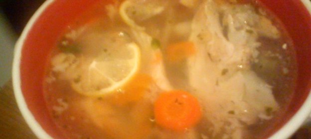 Уха из форели с чесноком