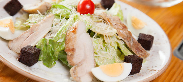 Салат «Цезарь» с курицей