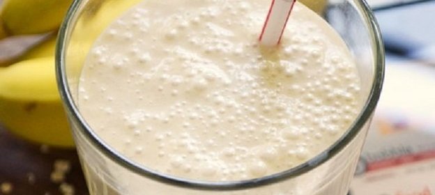 Смузи с бананом и овсяными хлопьями
