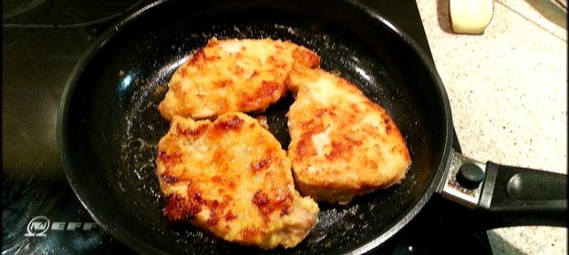 Стейк из свинины в панировке