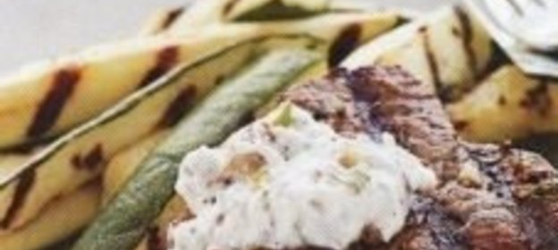 Стейки на гриле с ореховым соусом