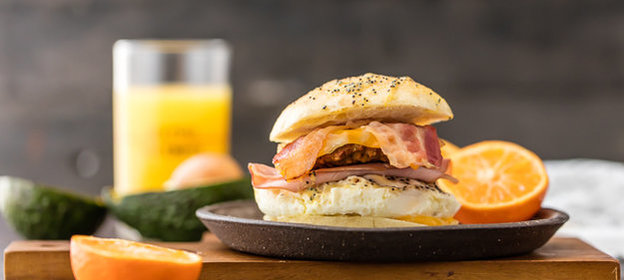 Бургер с беконом