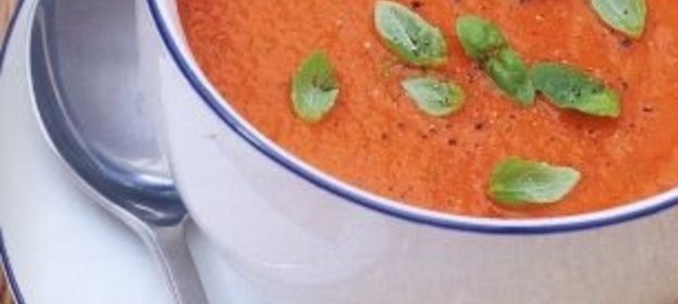 Томатный суп-пюре с базиликом