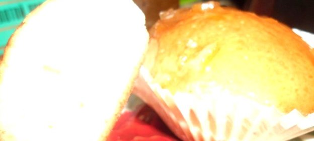 Лимонные кексы в бумажных формочках