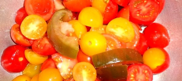 Салат с черри и салатной смесью