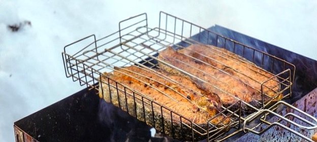 Стейк из семги на решетке