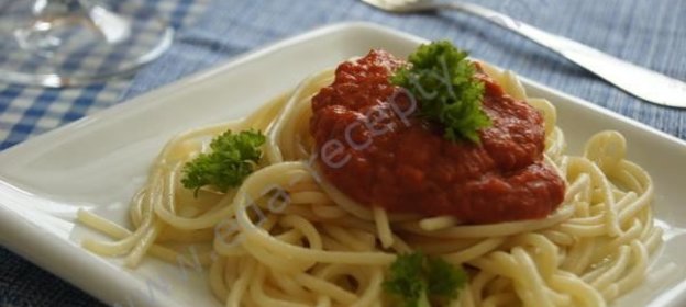 Соус с помидорами болгарским перцем и чесноком