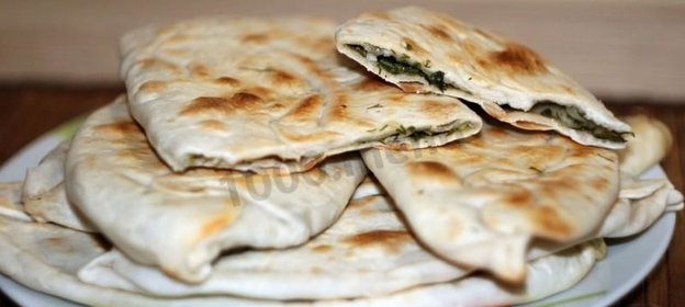 Лепешки с зеленью на сковороде