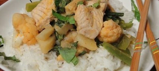 Рыба и овощи с красным Карри и рисом ! ! !