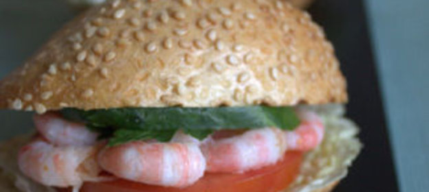 Бургеры с креветками и соусом айоли