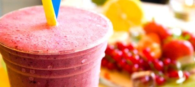 Ягодный смузи с йогуртом