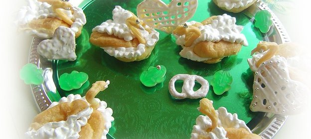 Заварные пирожные на желе Лебединое озеро