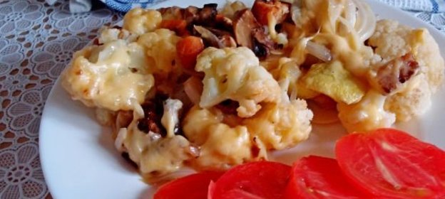 Запеканка из цветной капусты, с грибами и сухариками