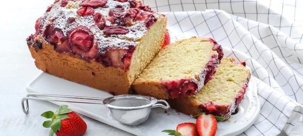 Кекс с клубникой, на кефире