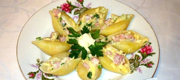 Conchiglie с салатом