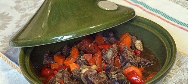 Тажин (говядина, тушеная в тажине с овощами)