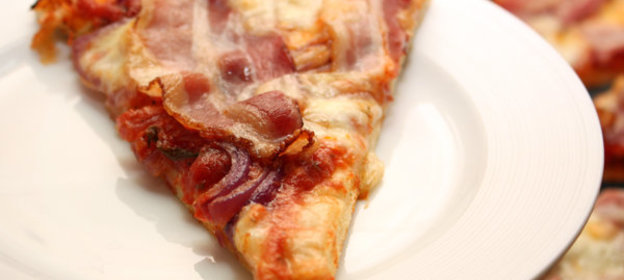 Пицца с беконом