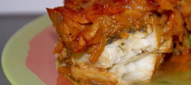 Рыба хоки под морковно-яблочным маринадом