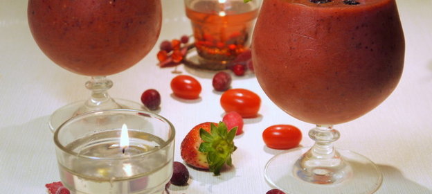 Клубнично-томатно-клюквенный смузи „Зимний каприз