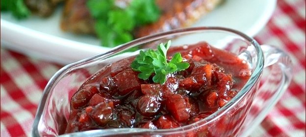 Чатни из груши и клюквы