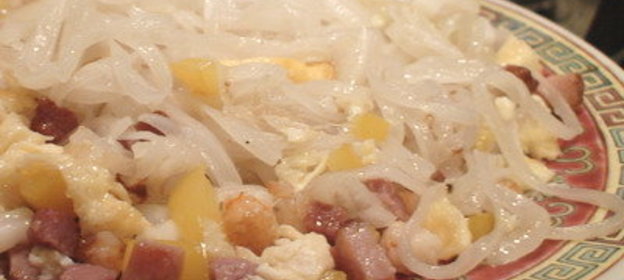 Рисовая лапша с креветками и не только