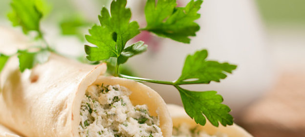 Лепешки с творогом и зеленью