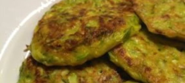 Кабачковые оладьи с зеленью